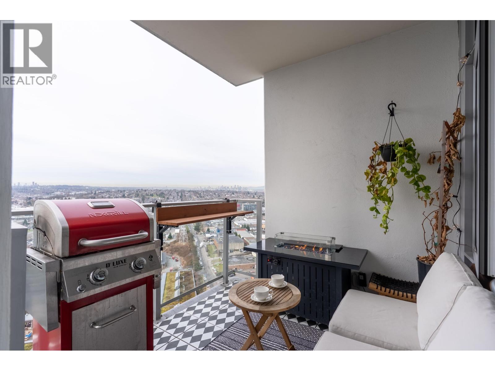 Listing Picture 7 of 37 : 2603 1788 GILMORE AVENUE, Burnaby / 本拿比 - 魯藝地產 Yvonne Lu Group - MLS Medallion Club Member