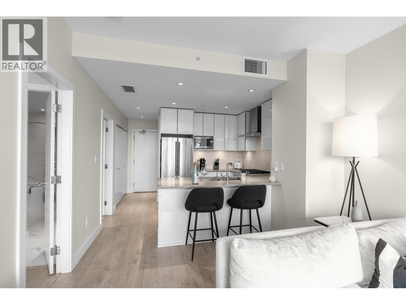 Listing Picture 20 of 37 : 2603 1788 GILMORE AVENUE, Burnaby / 本拿比 - 魯藝地產 Yvonne Lu Group - MLS Medallion Club Member