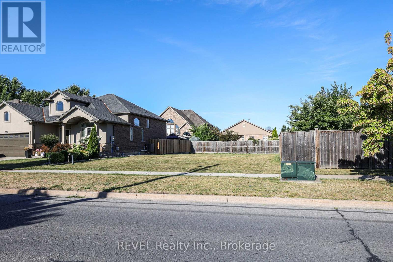 201 First Street Louth, St. Catharines (Grapeview), Ontario  L2W 1C2 - Photo 6 - X12764252