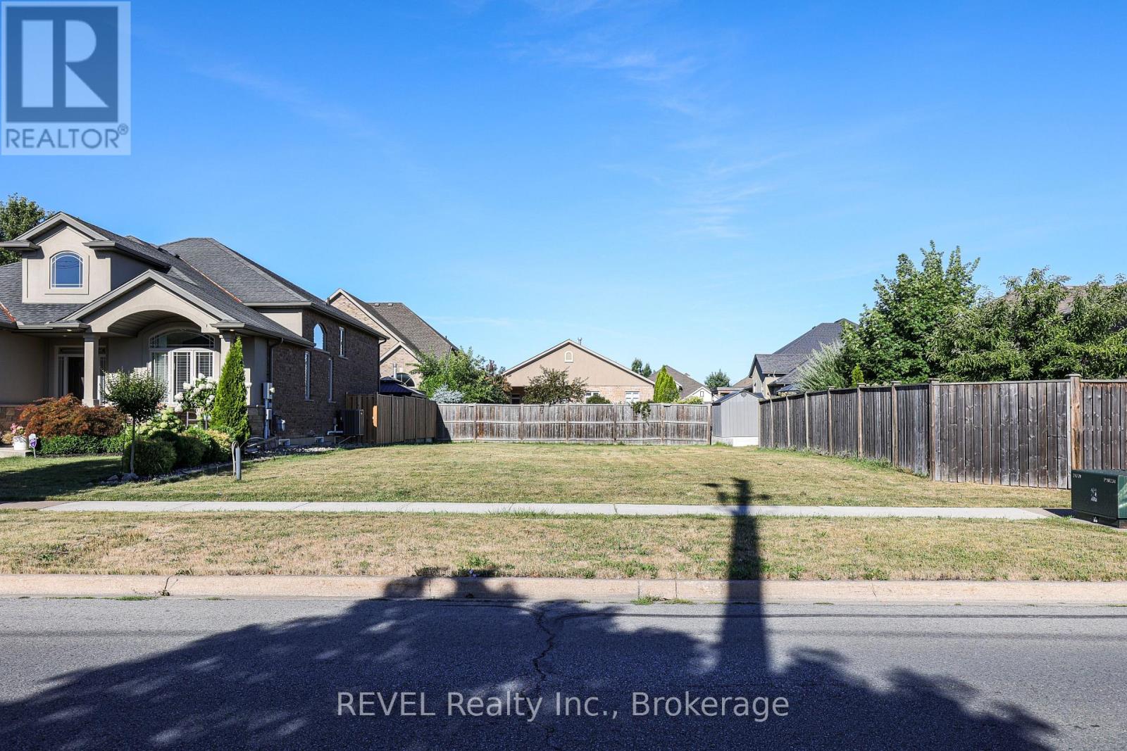 201 First Street Louth, St. Catharines (Grapeview), Ontario  L2W 1C2 - Photo 7 - X12764252