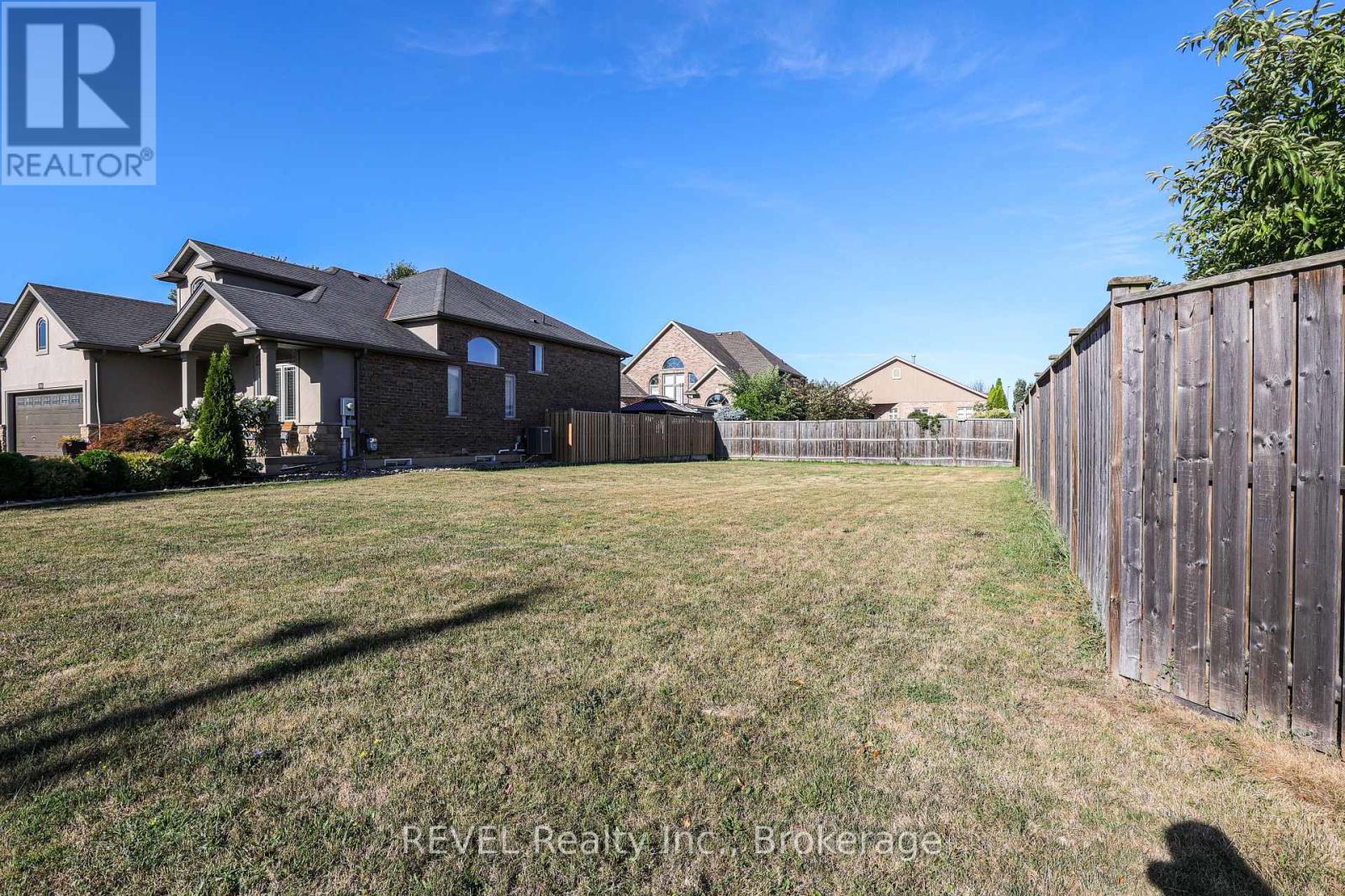 201 First Street Louth, St. Catharines (Grapeview), Ontario  L2W 1C2 - Photo 9 - X12764252