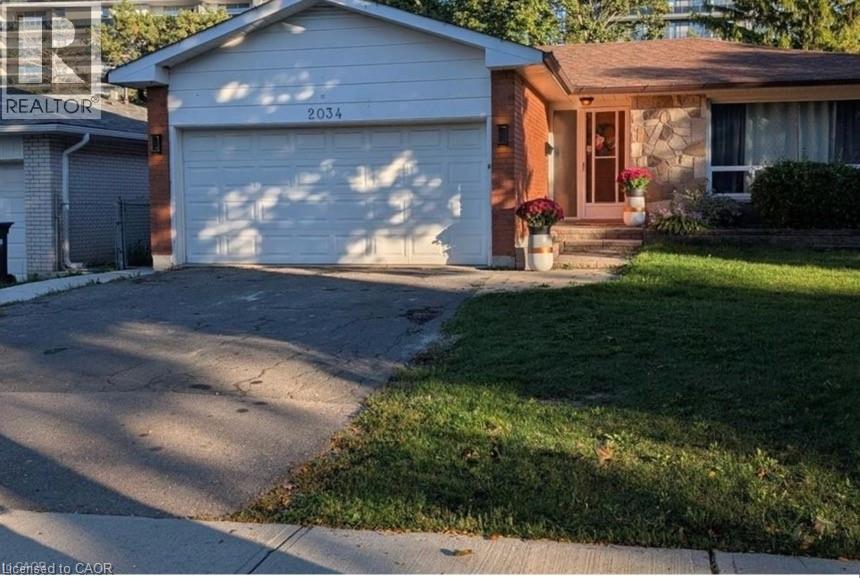 2034 Waycross Crescent Unit# 2, Mississauga, Ontario  L5K 1H9 - Photo 1 - 40802806