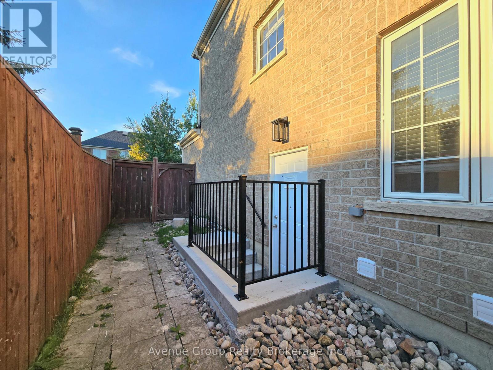 Lower - 38 Vipond Road, Whitby, Ontario  L1M 2P2 - Photo 17 - E12764260