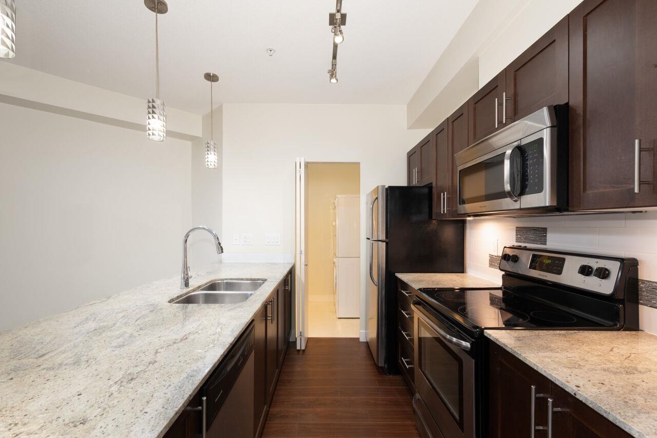 208 13468 King George Boulevard, Surrey, British Columbia  V3T 0H5 - Photo 11 - R3087258