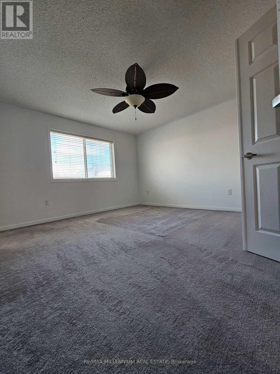 1064 Clark Boulevard, Milton, Ontario  L9T 6Y5 - Photo 11 - W12764248