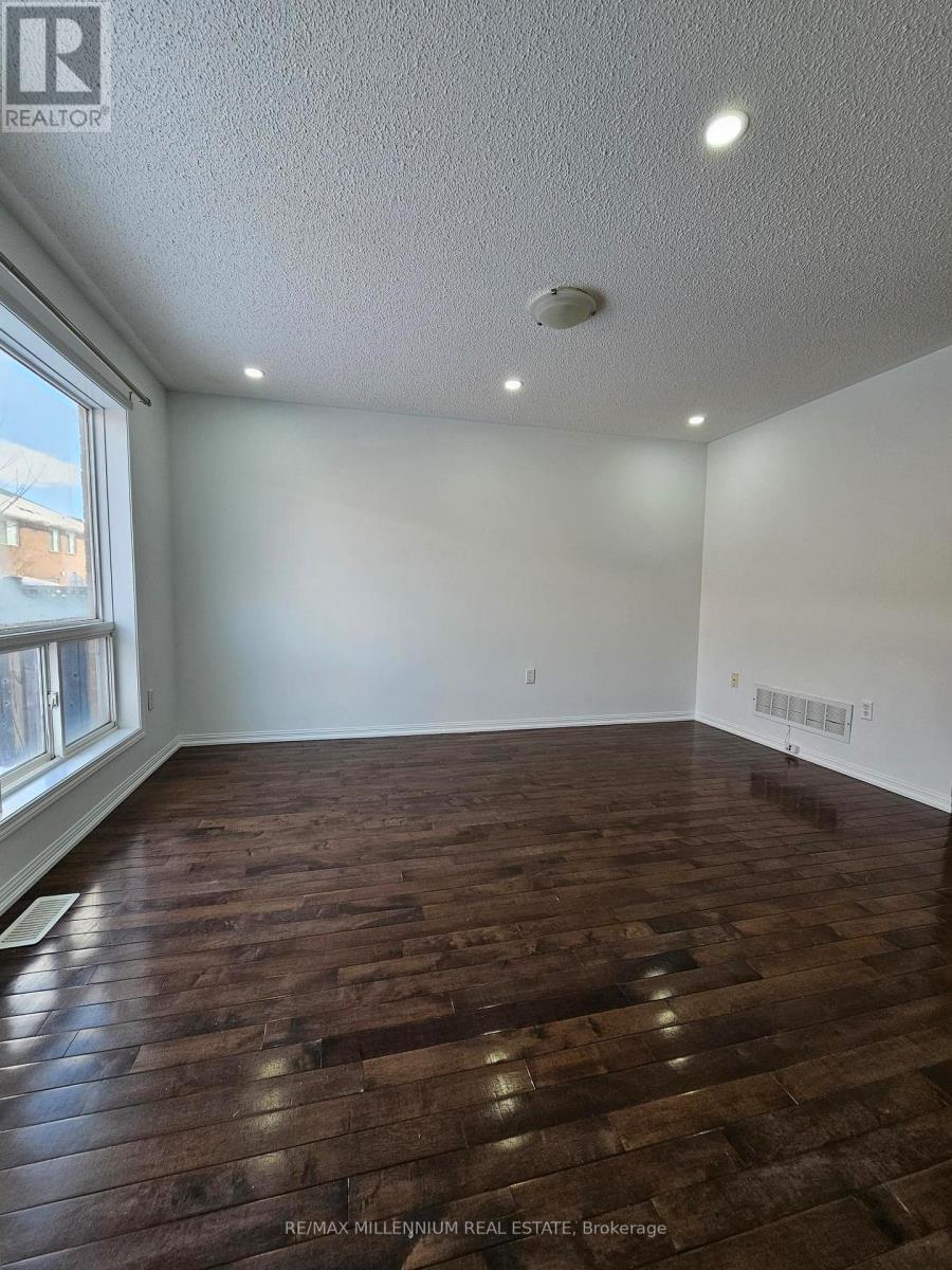 1064 Clark Boulevard, Milton, Ontario  L9T 6Y5 - Photo 5 - W12764248