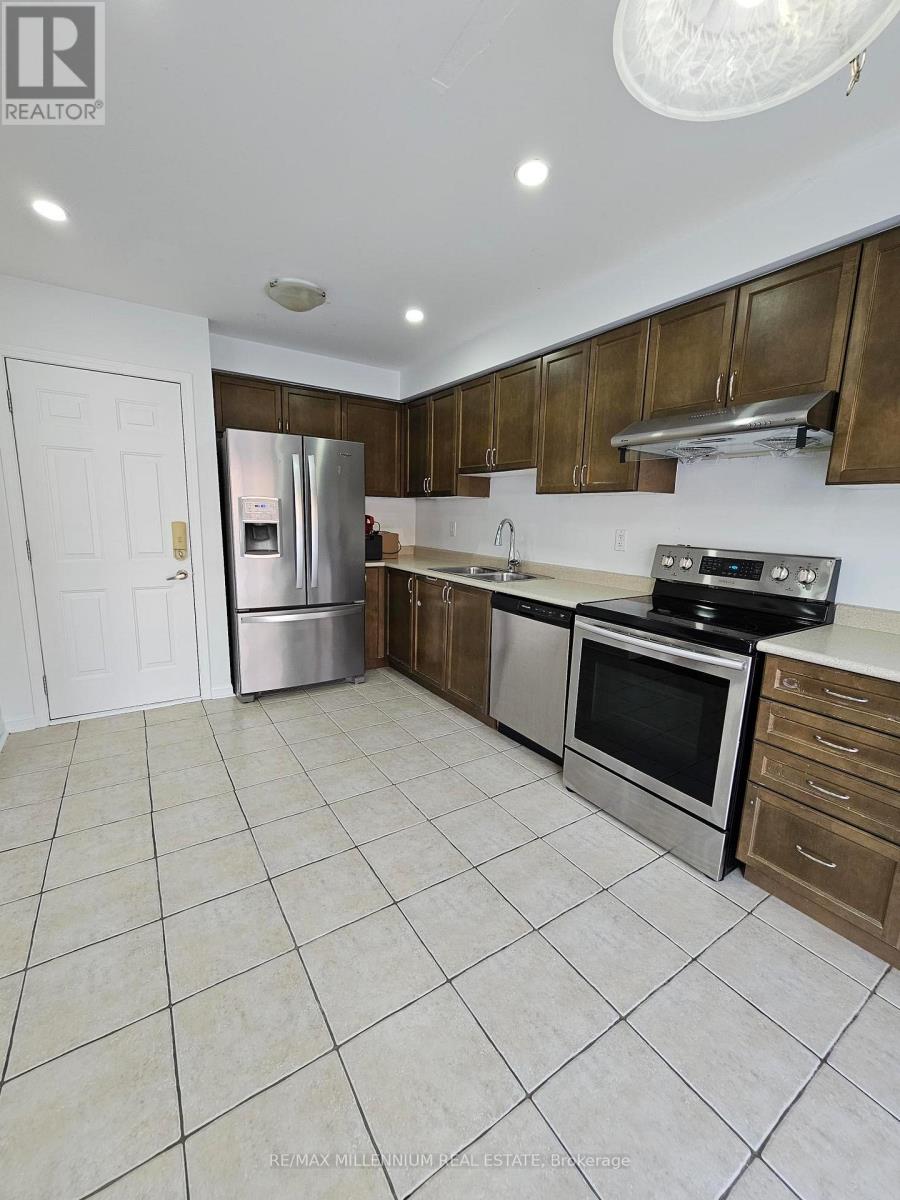 1064 Clark Boulevard, Milton, Ontario  L9T 6Y5 - Photo 7 - W12764248