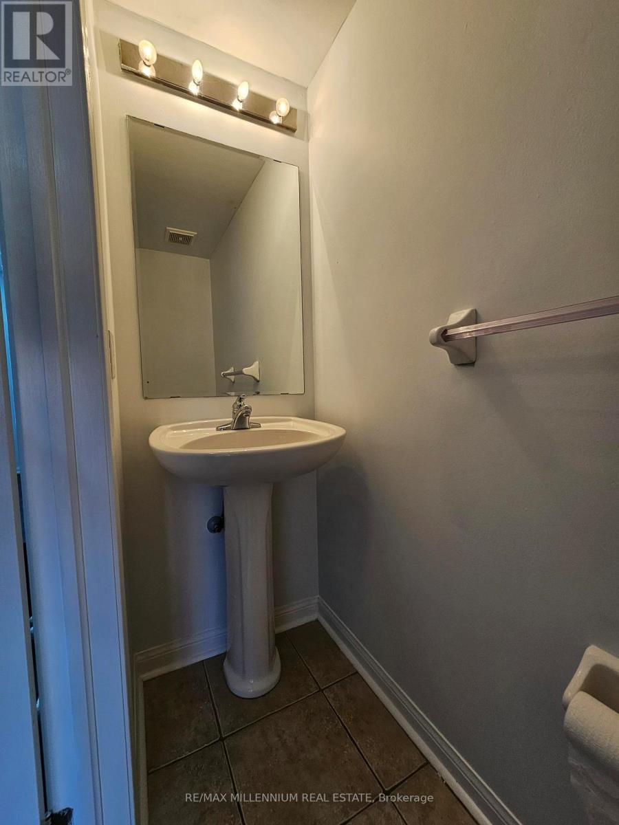 1064 Clark Boulevard, Milton, Ontario  L9T 6Y5 - Photo 9 - W12764248