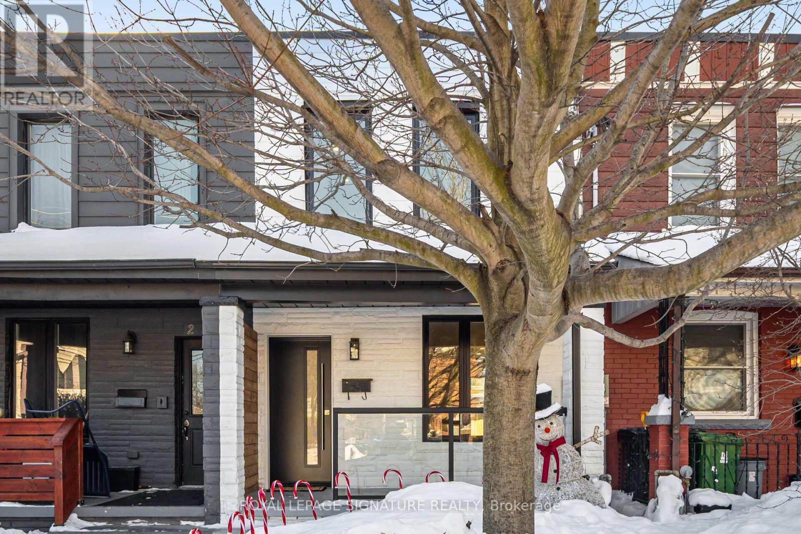 241 Maria Street, Toronto, Ontario  M6P 1W6 - Photo 25 - W12764272