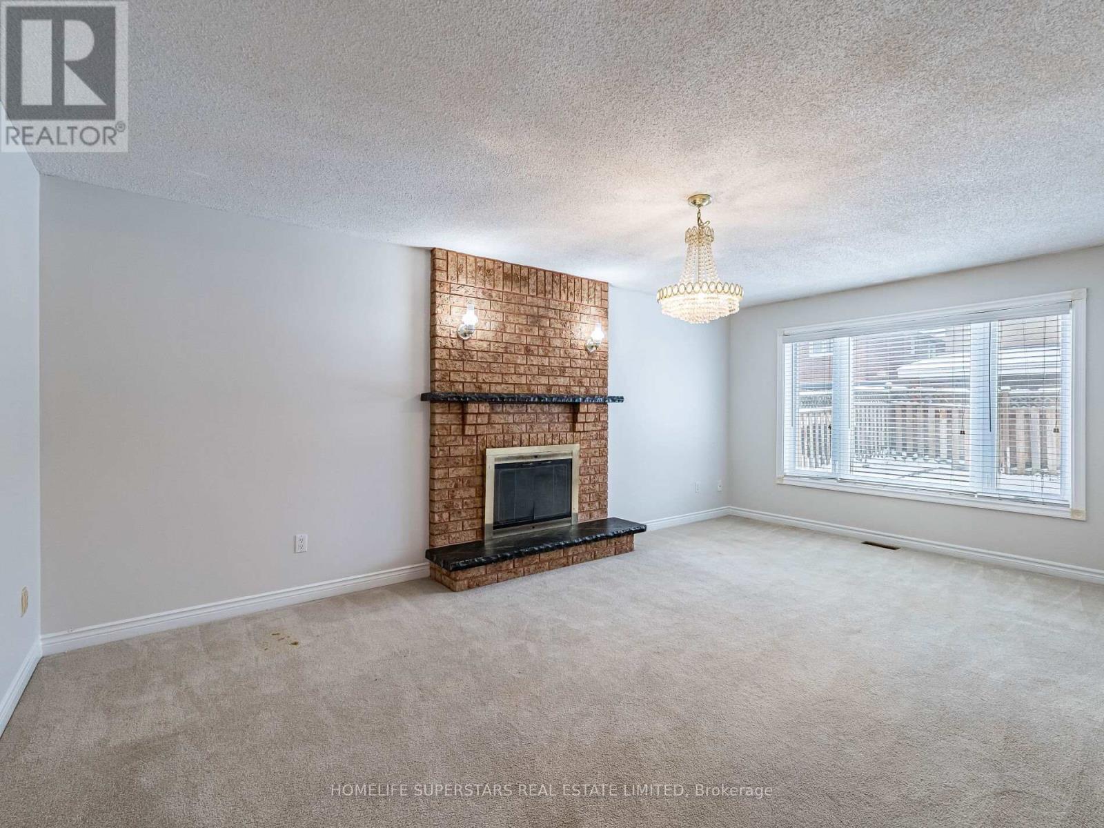 54 Hollybush Street, Brampton, Ontario  L6R 1A6 - Photo 12 - W12764278