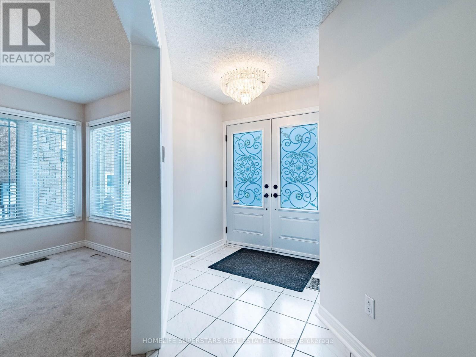 54 Hollybush Street, Brampton, Ontario  L6R 1A6 - Photo 3 - W12764278