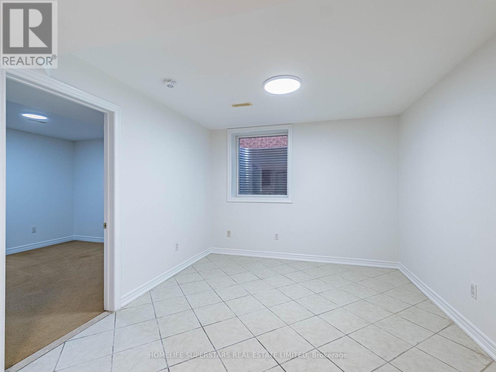 54 Hollybush Street, Brampton, Ontario  L6R 1A6 - Photo 40 - W12764278