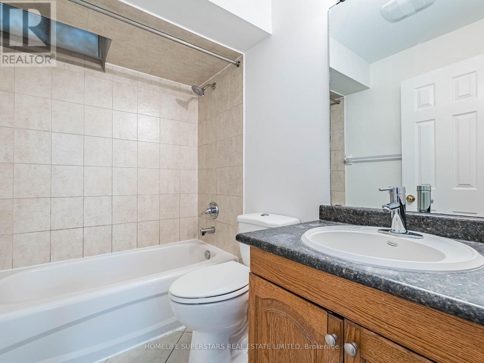 54 Hollybush Street, Brampton, Ontario  L6R 1A6 - Photo 43 - W12764278