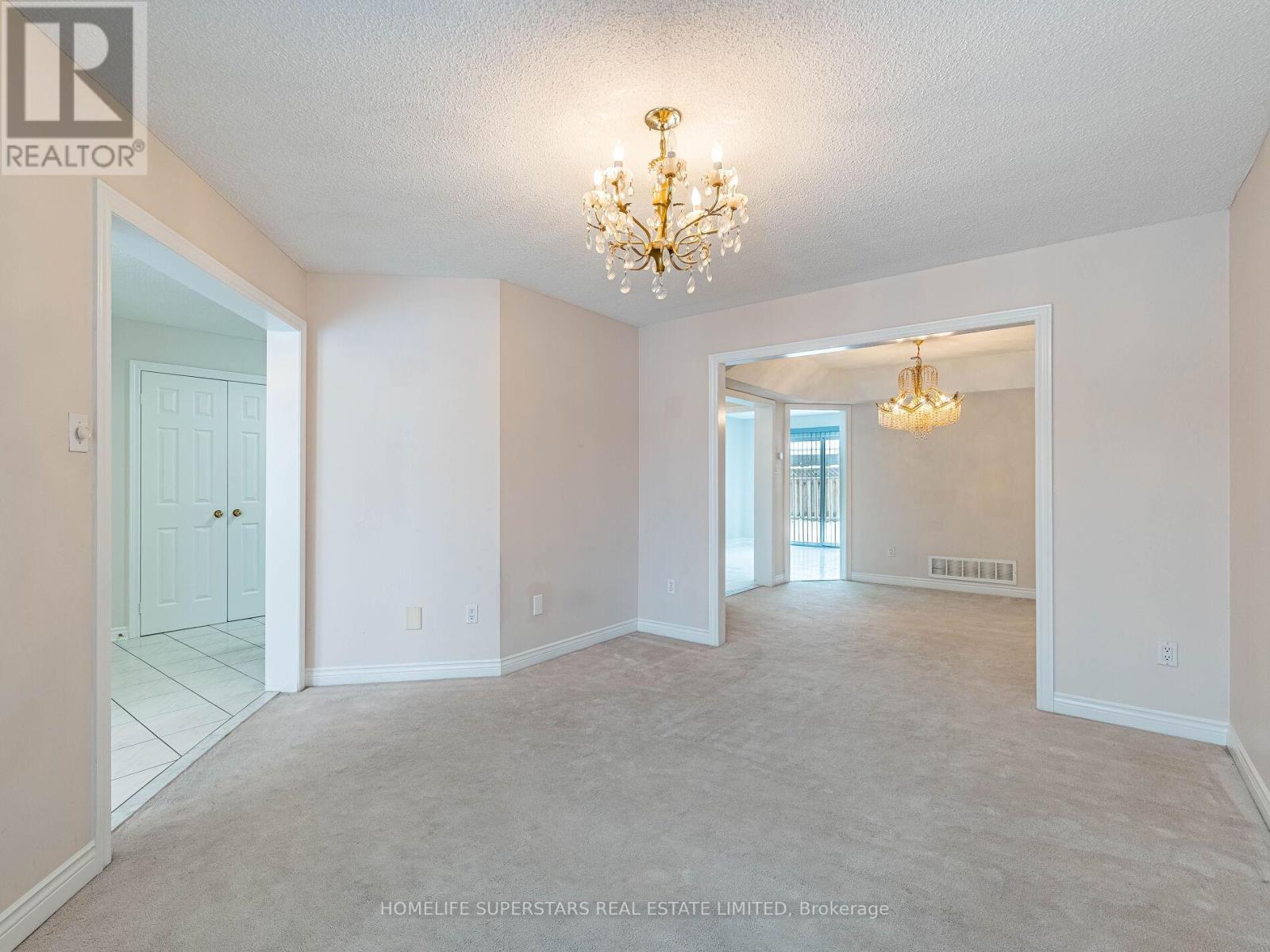 54 Hollybush Street, Brampton, Ontario  L6R 1A6 - Photo 5 - W12764278