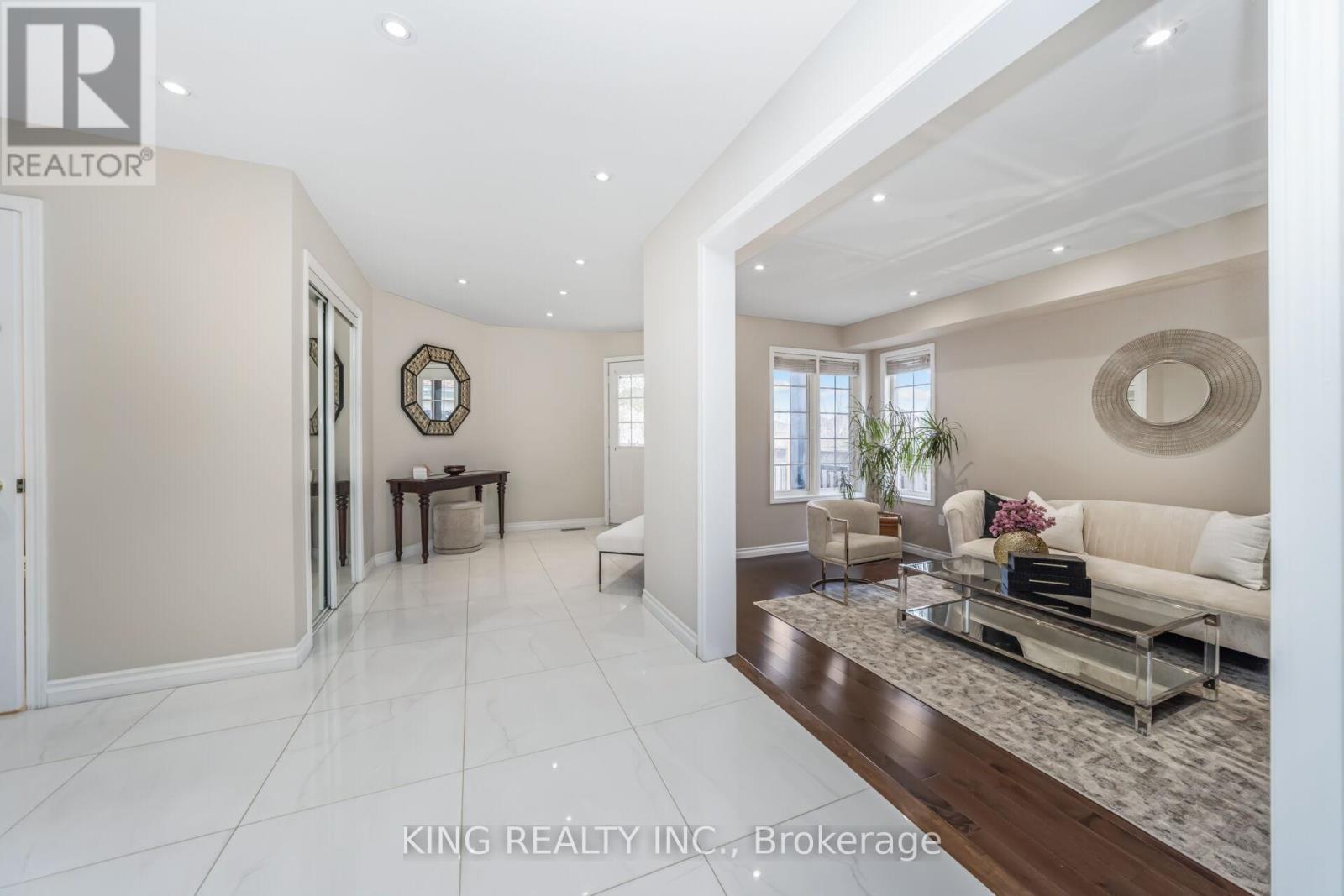 23 Himalaya Street, Brampton, Ontario  L6R 2L8 - Photo 5 - W12764284