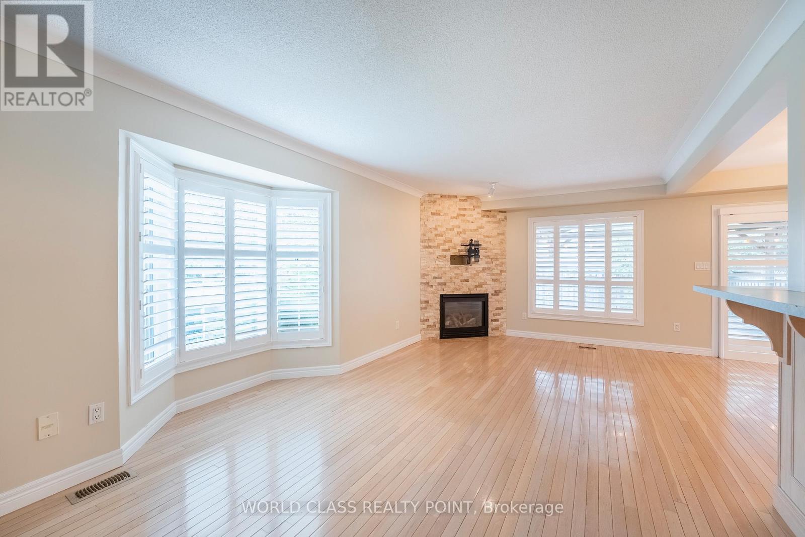 1 Magnolia Crescent, Grimsby, Ontario  L3M 5M9 - Photo 7 - X12764266