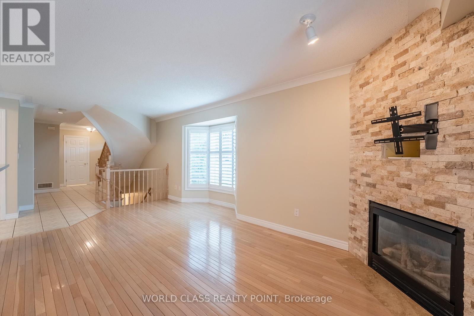 1 Magnolia Crescent, Grimsby, Ontario  L3M 5M9 - Photo 8 - X12764266