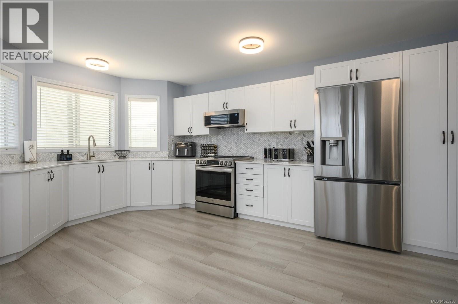 303 220 Island Hwy W, Parksville, British Columbia  V9P 2P3 - Photo 2 - 1023793