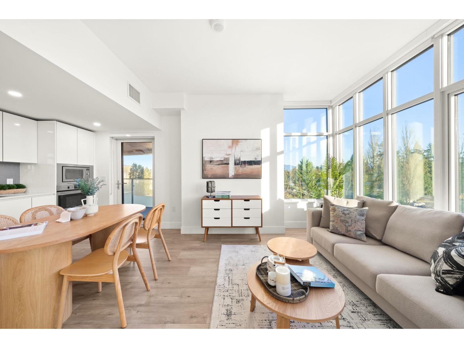 610 10428 Whalley Boulevard, Surrey, British Columbia  V3T 0W2 - Photo 2 - R3087092