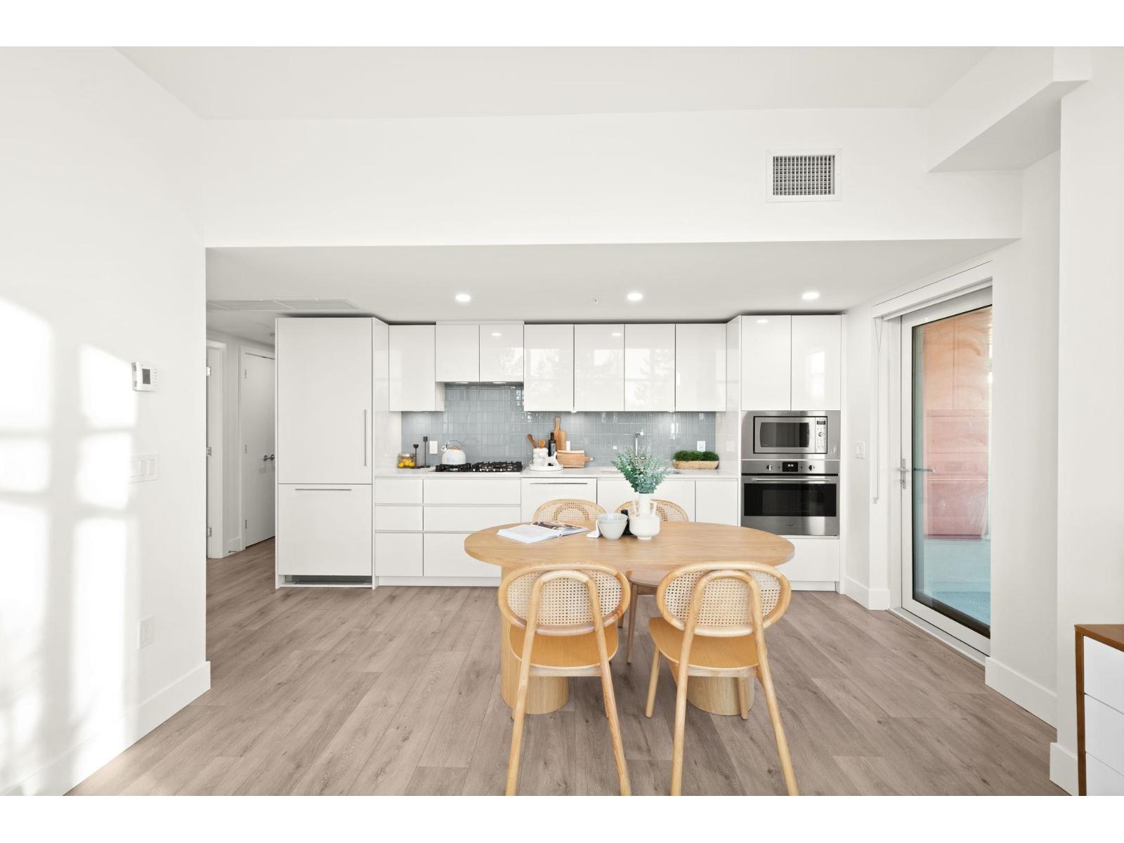 610 10428 Whalley Boulevard, Surrey, British Columbia  V3T 0W2 - Photo 9 - R3087092