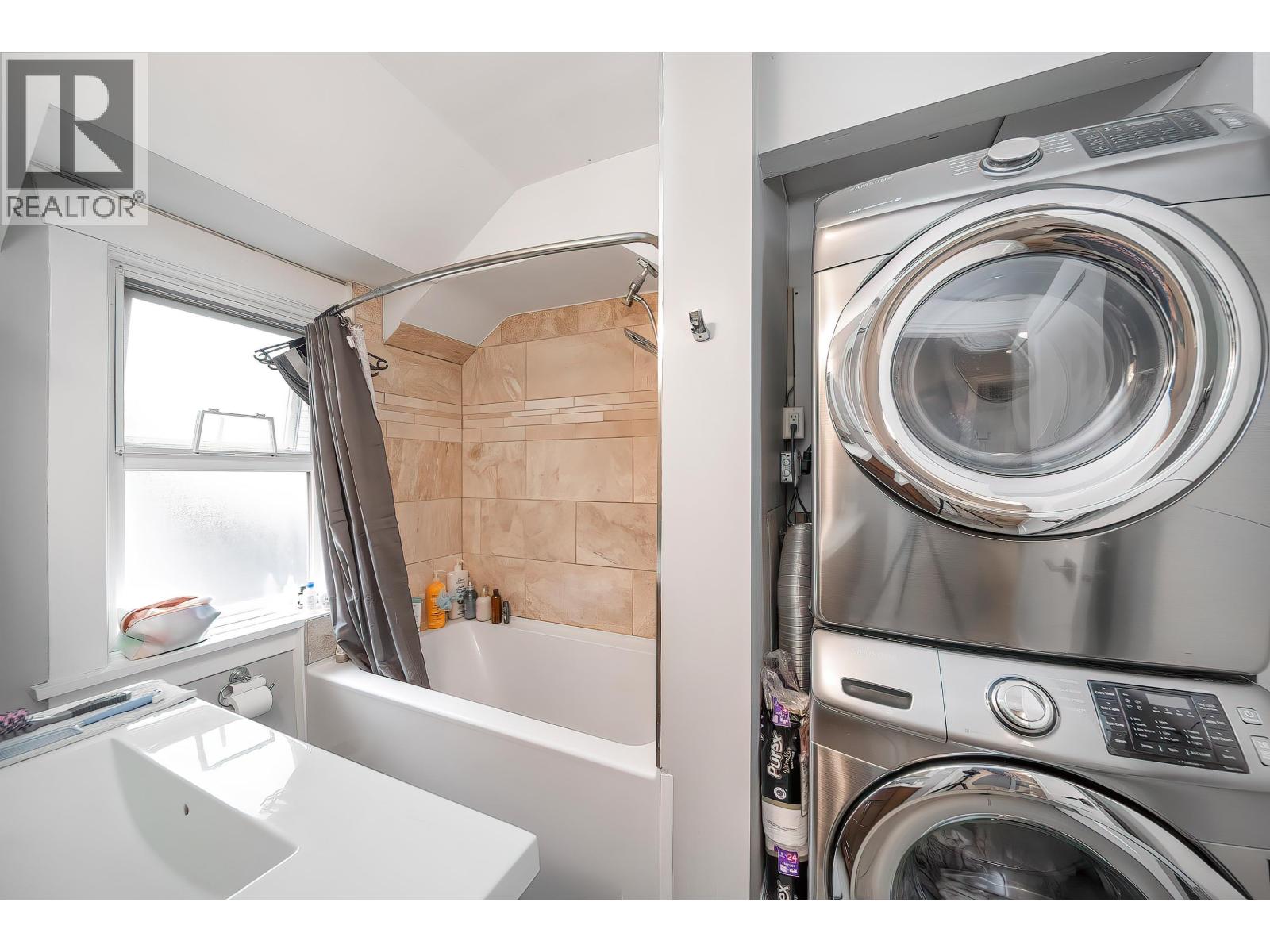 Listing Picture 21 of 40 : 2779 W 13TH AVENUE, Vancouver / 溫哥華 - 魯藝地產 Yvonne Lu Group - MLS Medallion Club Member