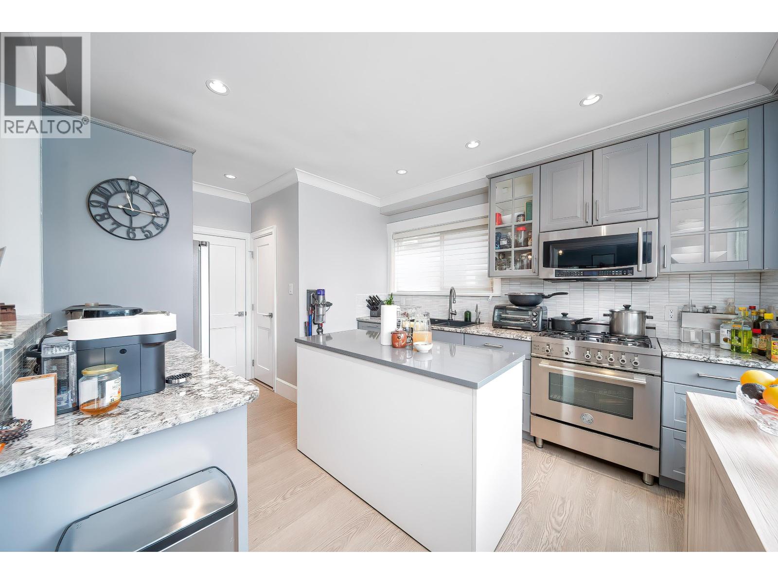 Listing Picture 14 of 40 : 2779 W 13TH AVENUE, Vancouver / 溫哥華 - 魯藝地產 Yvonne Lu Group - MLS Medallion Club Member