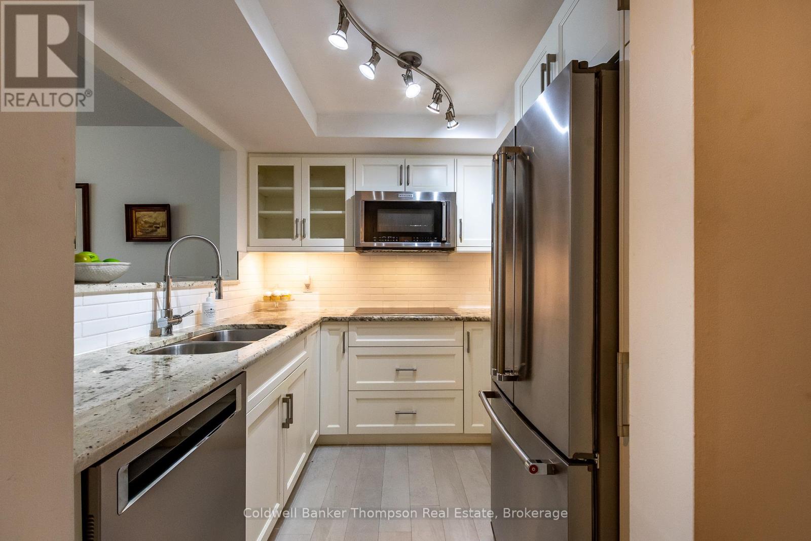 204 - 10 Coveside Drive, Huntsville, Ontario  P1H 1C3 - Photo 22 - X12764316