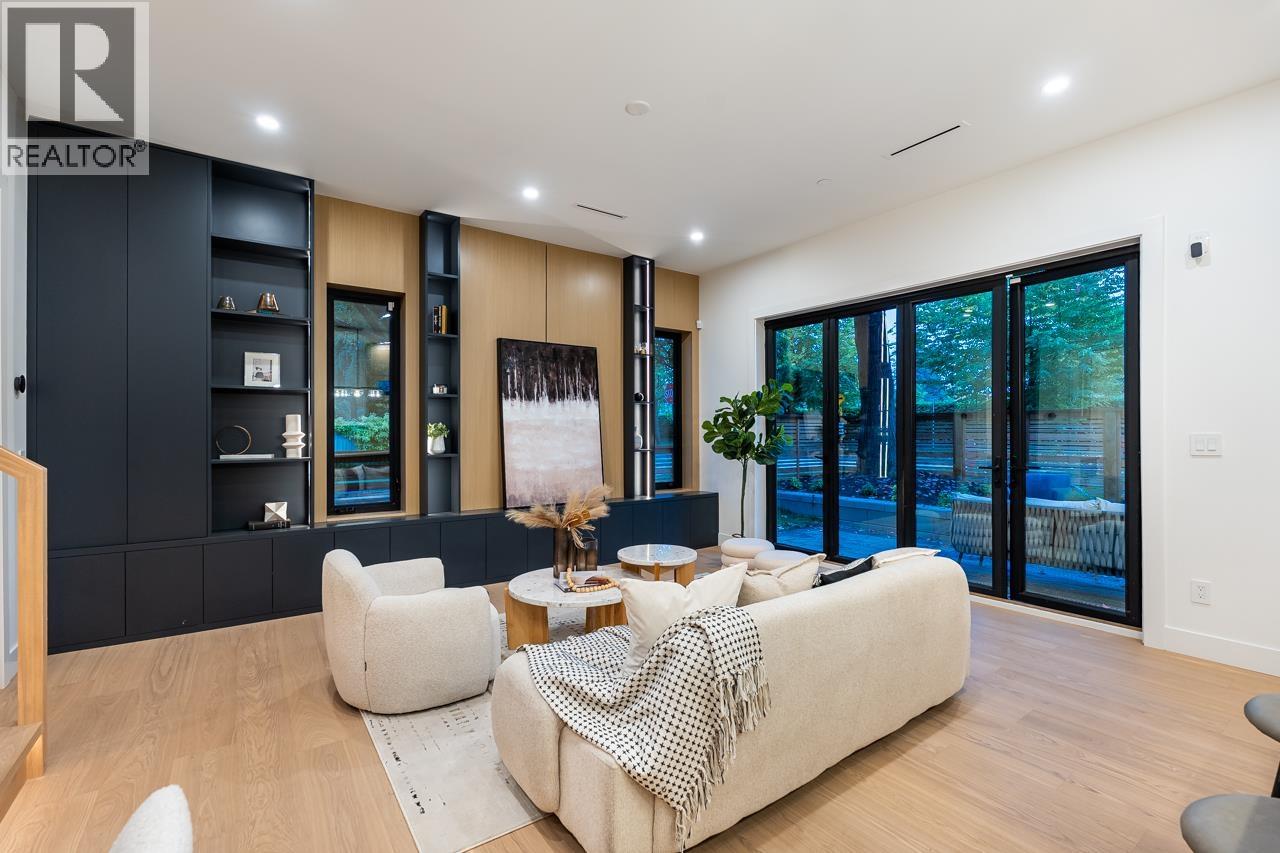 487 E 31 Avenue, Vancouver, British Columbia  V5V 4A8 - Photo 5 - R3084990