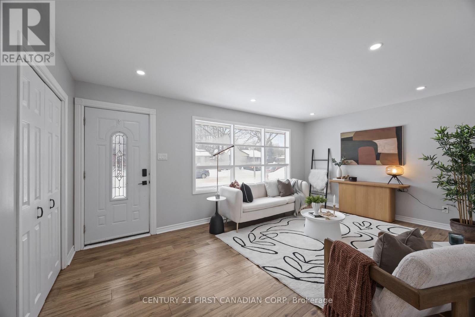 149 Jasper Crescent, London East, Ontario  N5W 1J9 - Photo 2 - X12764296