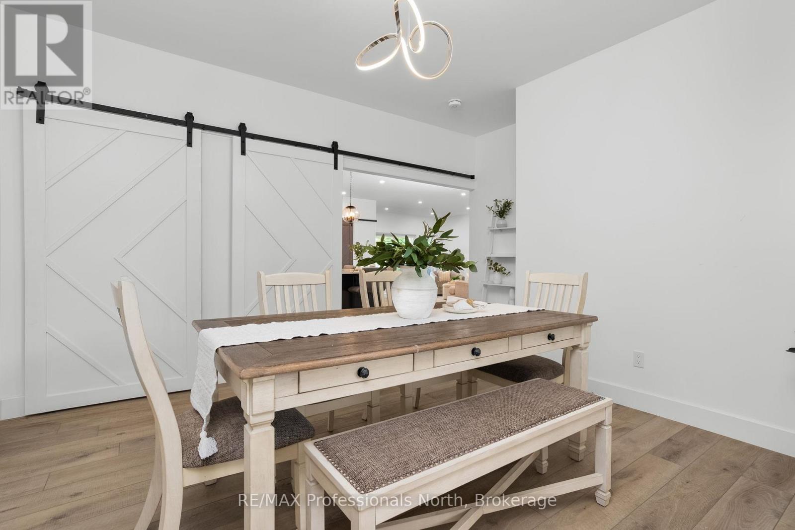 1034 Xavier Street, Gravenhurst, Ontario P0E 1G0 - Photo 20 - X12437694