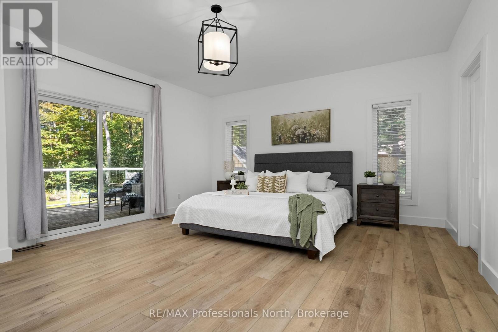 1034 Xavier Street, Gravenhurst, Ontario P0E 1G0 - Photo 24 - X12437694