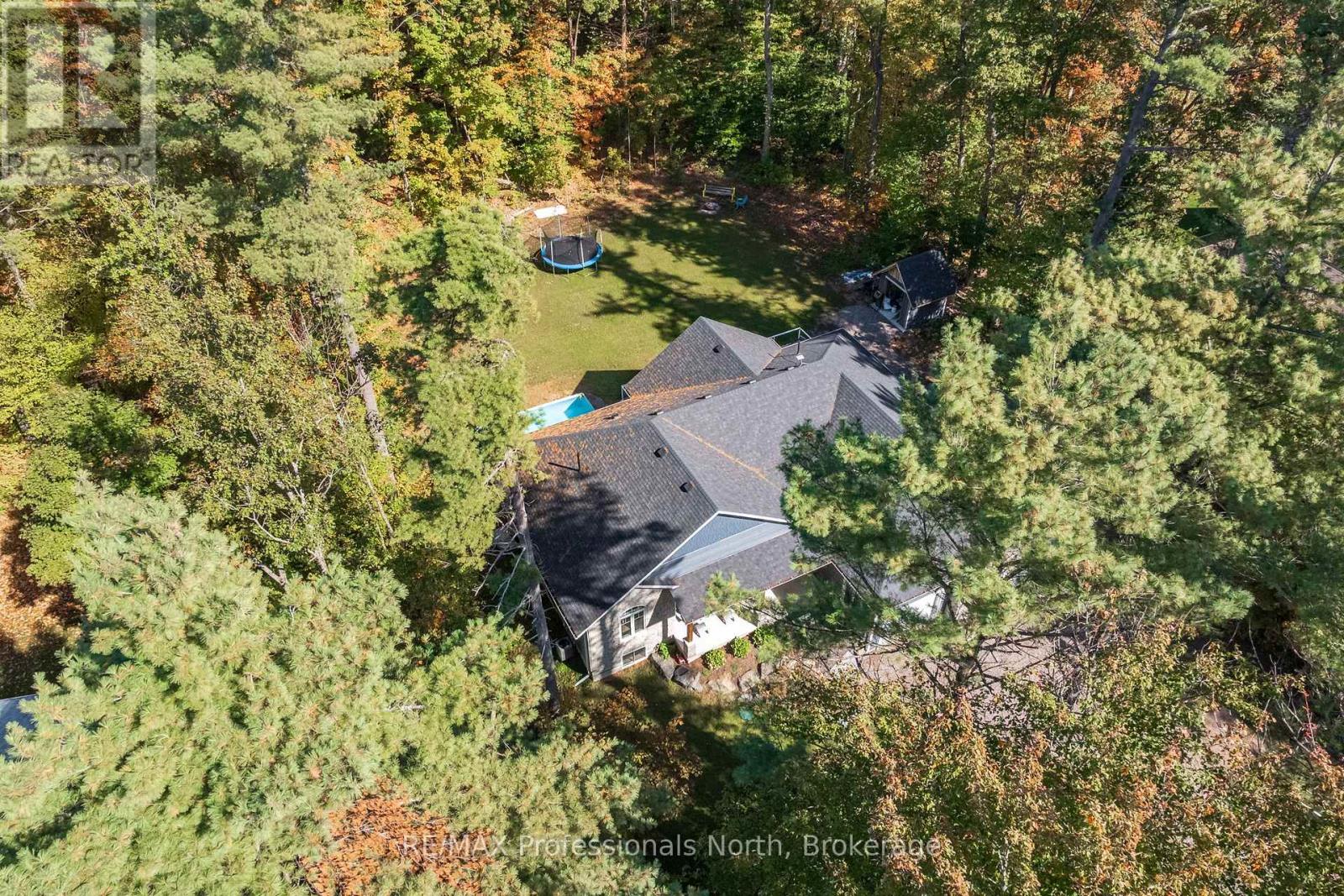 1034 Xavier Street, Gravenhurst, Ontario P0E 1G0 - Photo 37 - X12437694