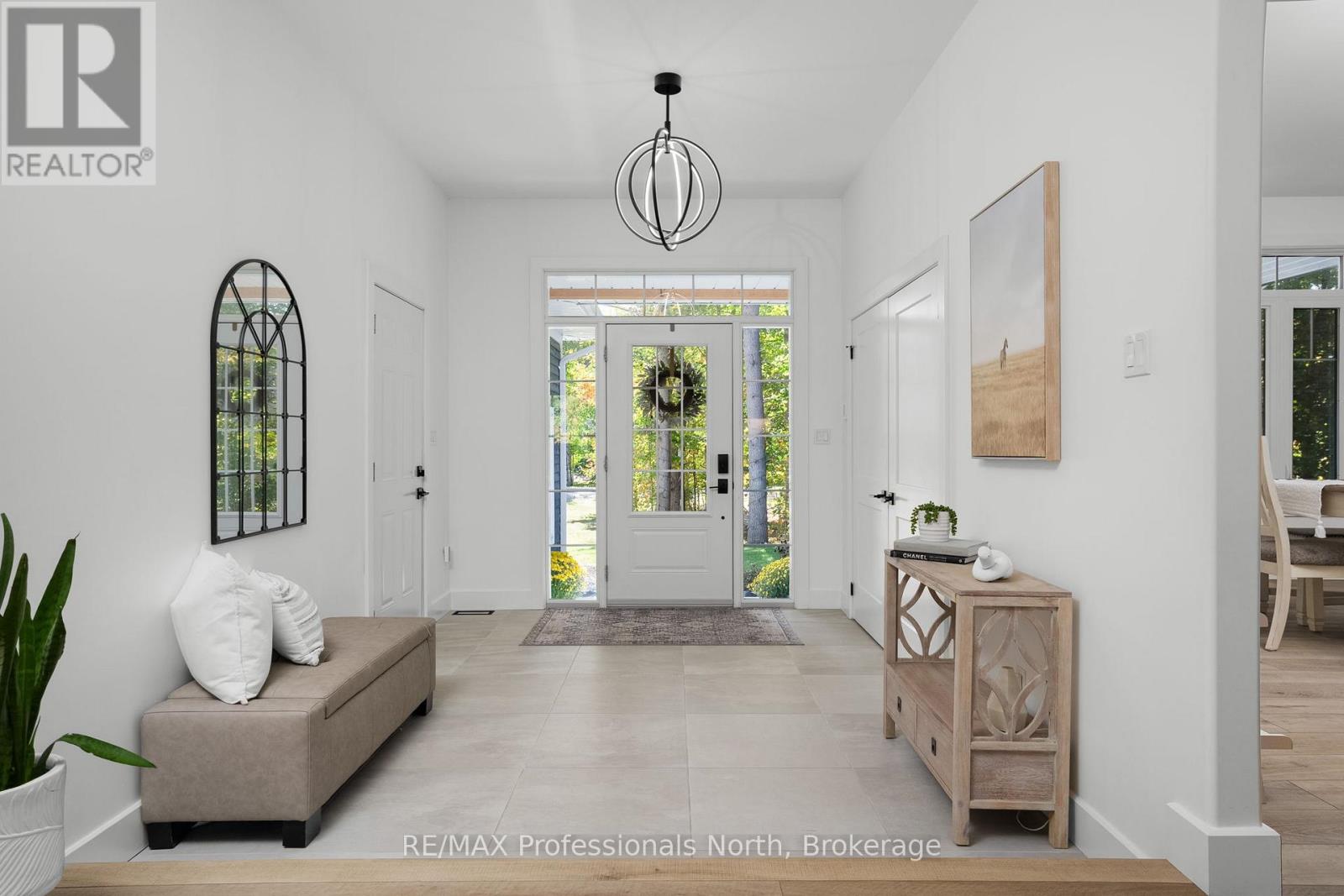 1034 Xavier Street, Gravenhurst, Ontario P0E 1G0 - Photo 9 - X12437694