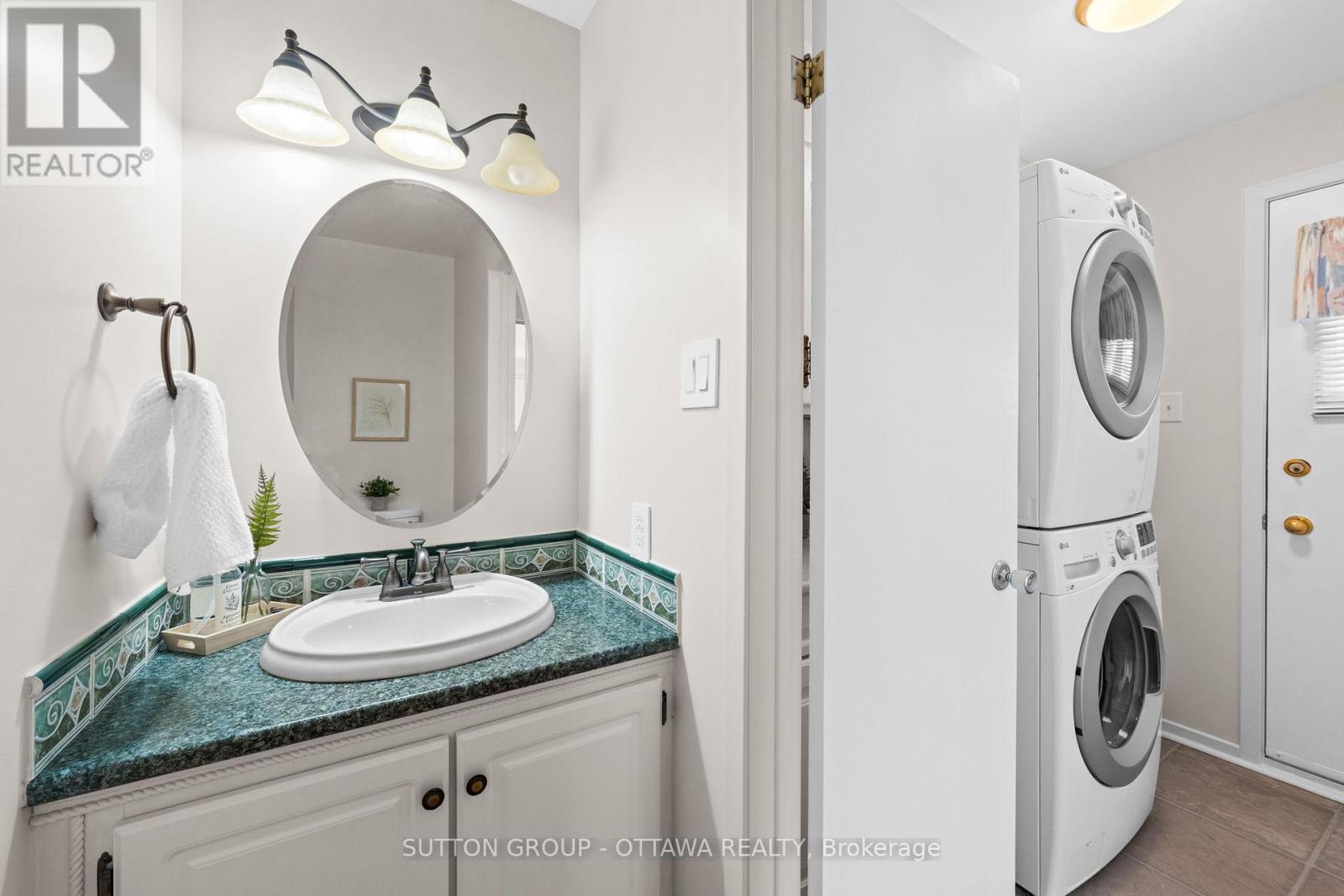 908 Chaleur Way, Ottawa, Ontario  K1C 2S1 - Photo 16 - X12764318