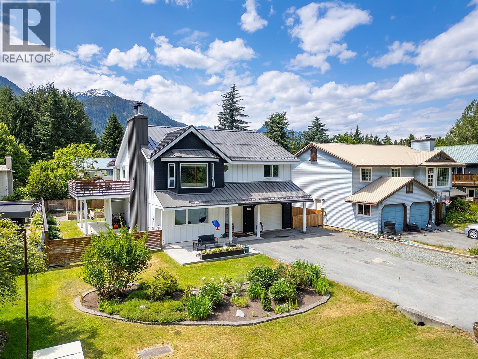 7403 Harrow Road, Pemberton, British Columbia  V0N 2L0 - Photo 1 - R3087244