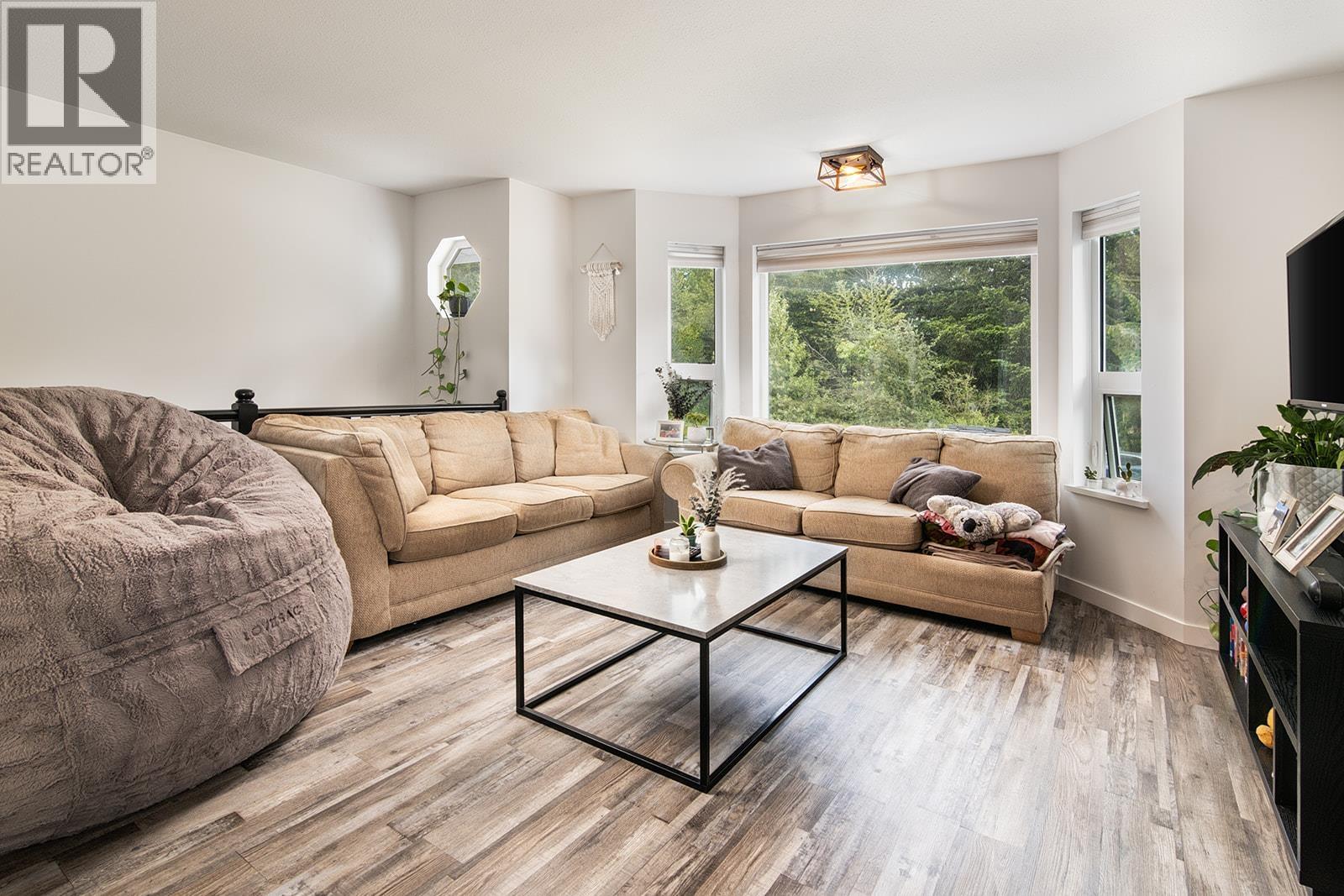 7403 Harrow Road, Pemberton, British Columbia  V0N 2L0 - Photo 5 - R3087244