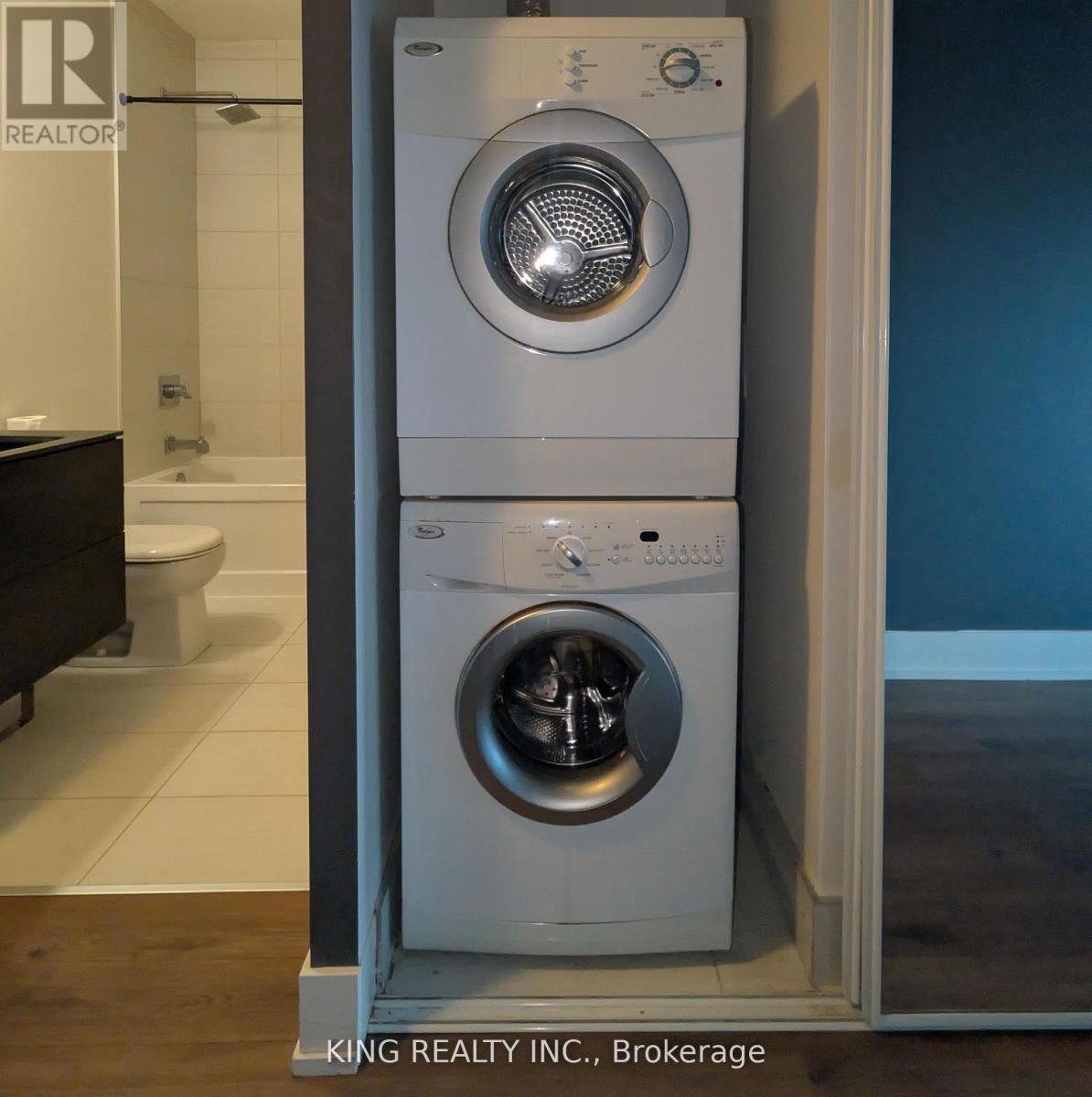 1603 - 111 St Clair Avenue W, Toronto, Ontario  M4V 1N5 - Photo 17 - C12764314