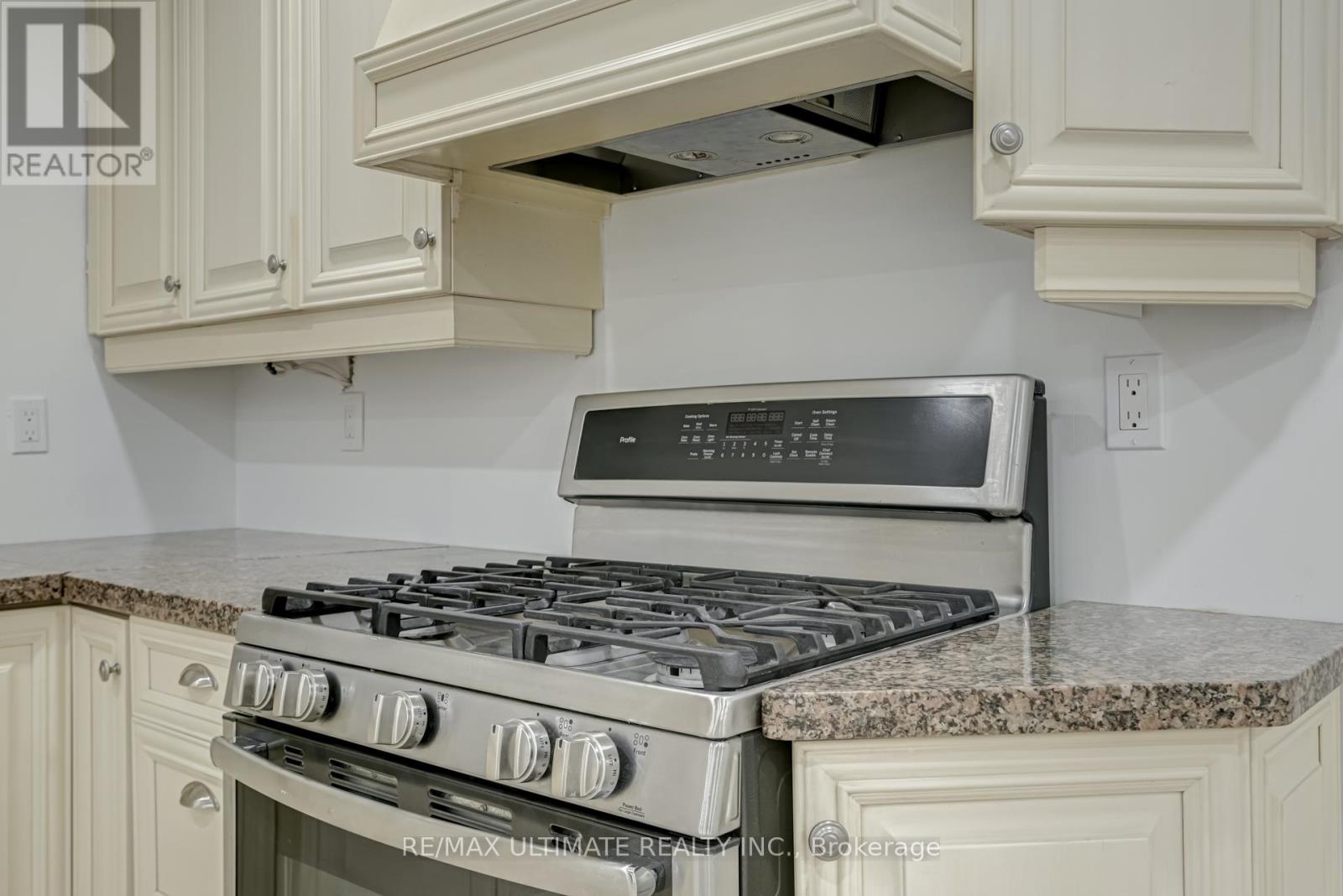 5 Bayswater Avenue, Richmond Hill, Ontario  L4E 2L4 - Photo 18 - N12764308