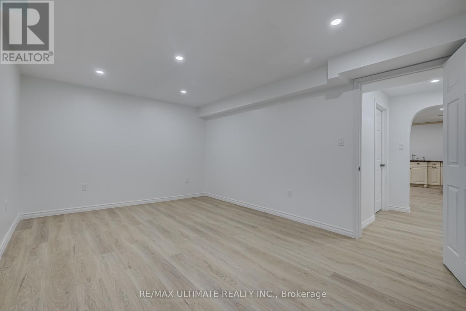 5 Bayswater Avenue, Richmond Hill, Ontario  L4E 2L4 - Photo 34 - N12764308