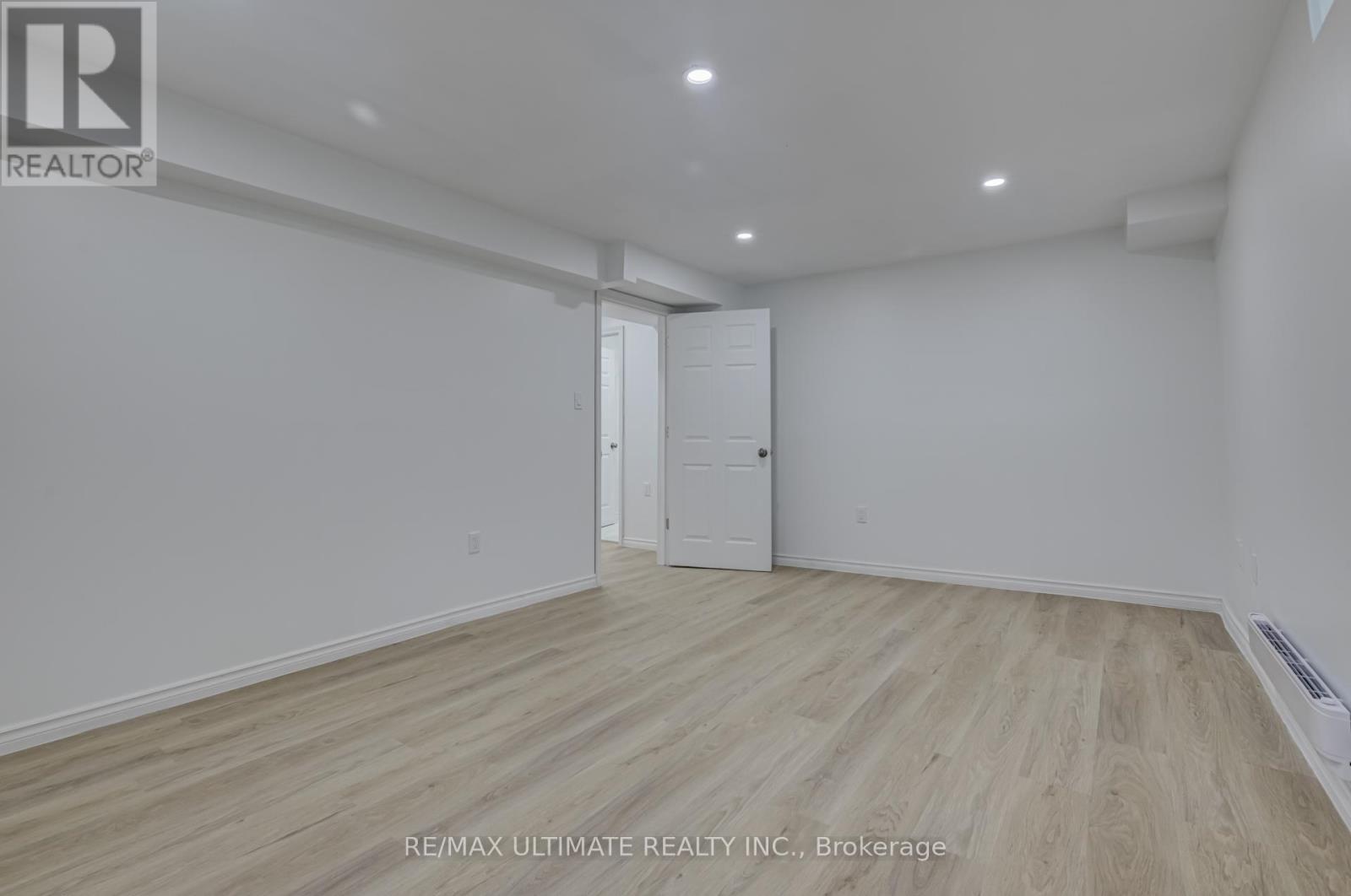 5 Bayswater Avenue, Richmond Hill, Ontario  L4E 2L4 - Photo 35 - N12764308