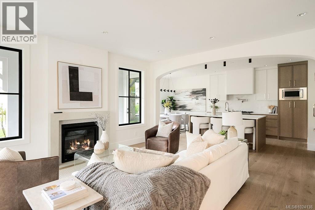 1047 Falkland Rd, Oak Bay, British Columbia  V8S 4M3 - Photo 11 - 1024138