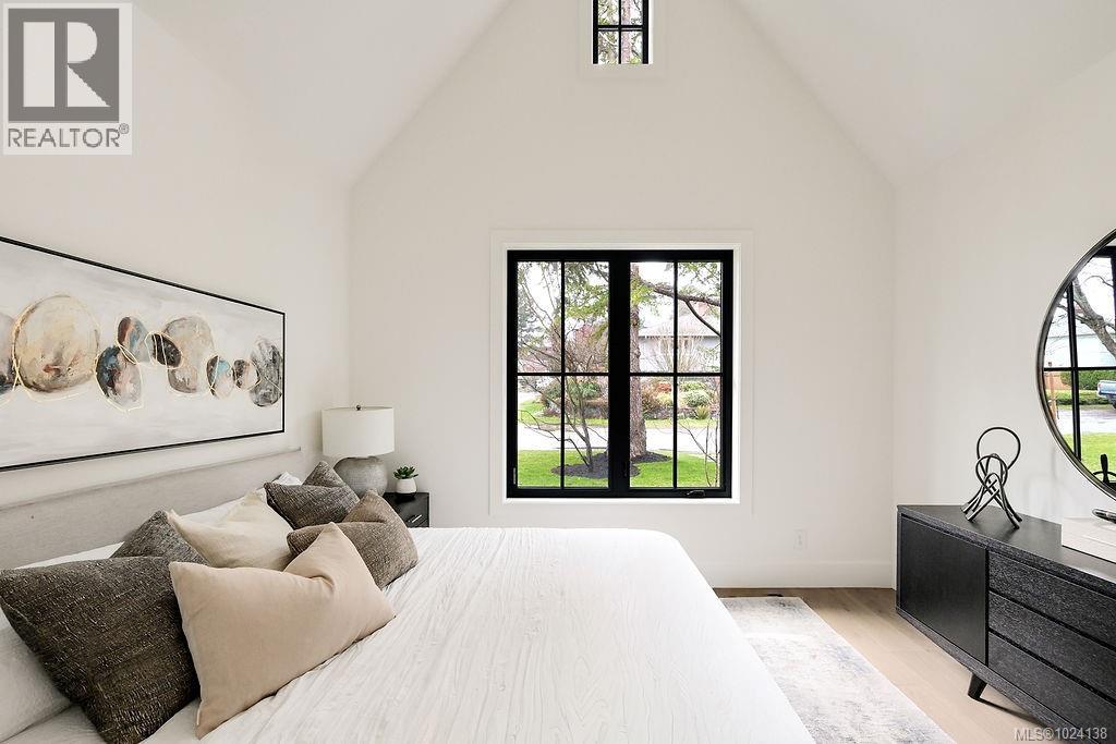 1047 Falkland Rd, Oak Bay, British Columbia  V8S 4M3 - Photo 33 - 1024138