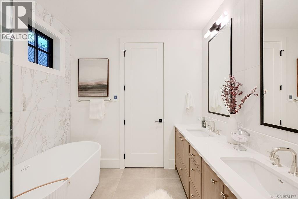 1047 Falkland Rd, Oak Bay, British Columbia  V8S 4M3 - Photo 41 - 1024138