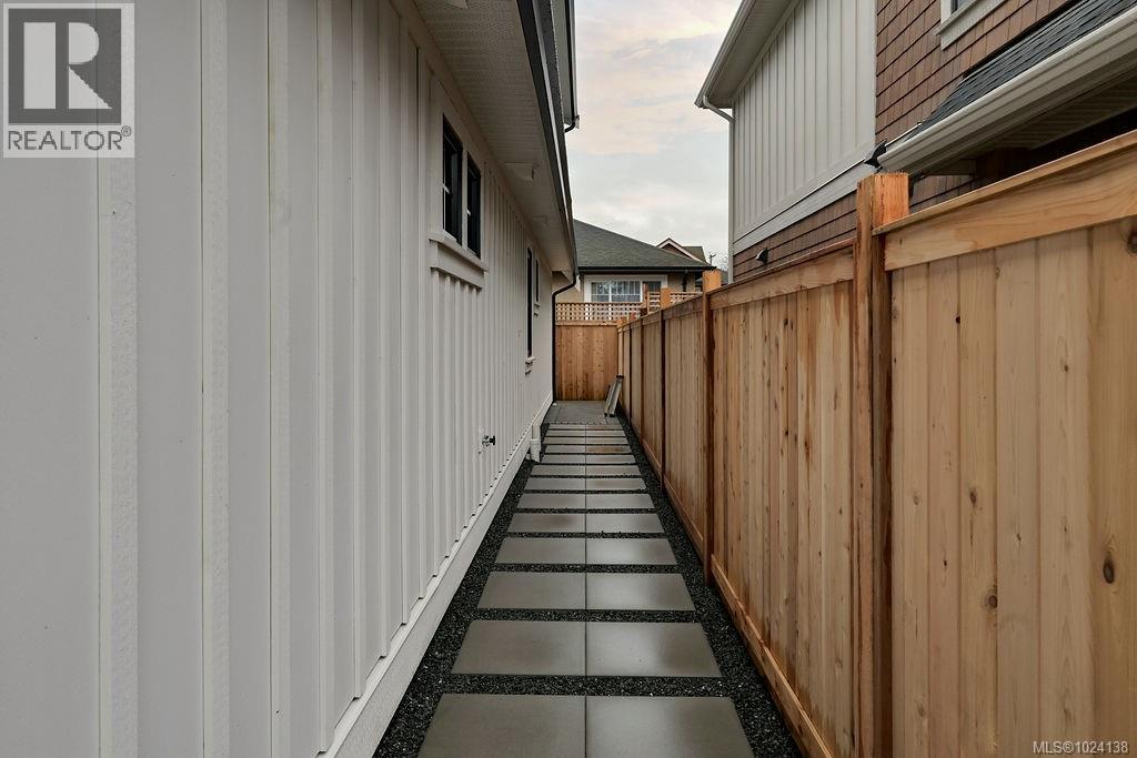 1047 Falkland Rd, Oak Bay, British Columbia  V8S 4M3 - Photo 72 - 1024138