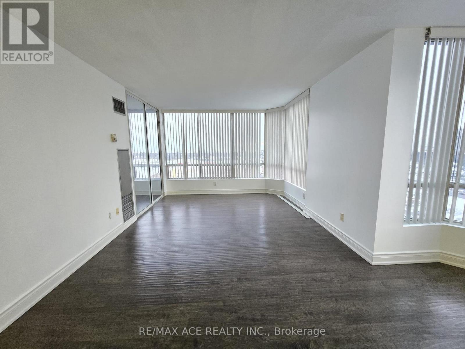 1402 - 26 Hanover Road, Brampton, Ontario  L6S 4T2 - Photo 8 - W12743016