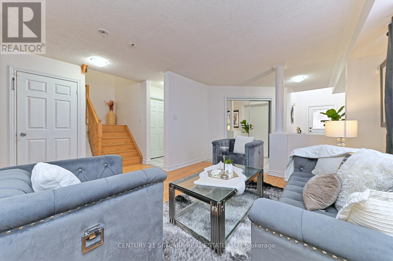 38 Marotta Avenue, Brampton, Ontario  L6X 4W9 - Photo 5 - W12764294