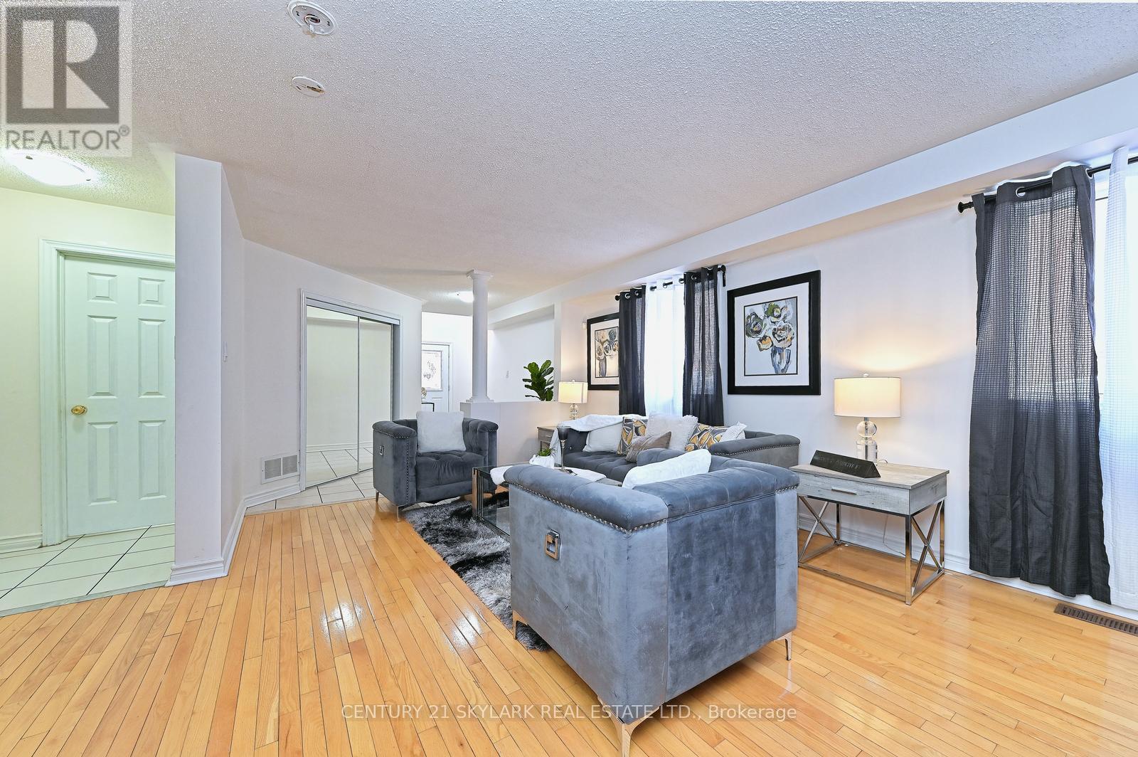 38 Marotta Avenue, Brampton, Ontario  L6X 4W9 - Photo 7 - W12764294