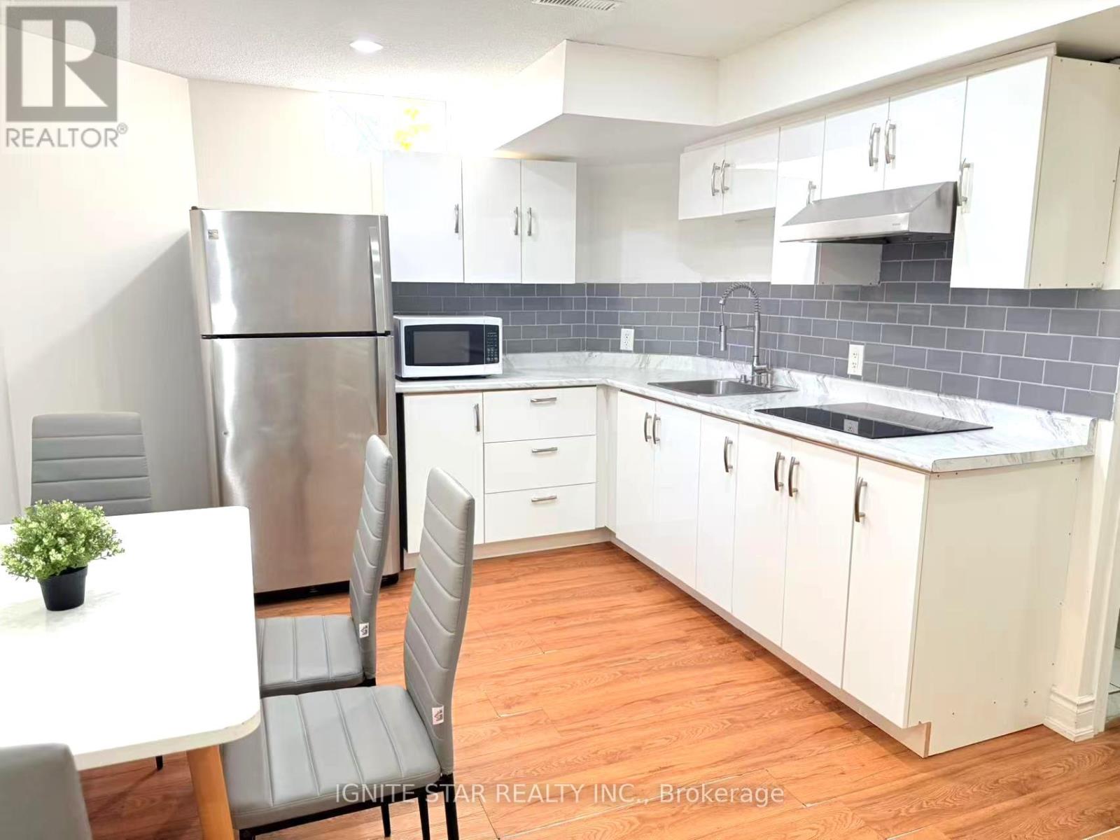 BASEMENT APARTMENT - 2537 AMBERCROFT TRAIL, Mississauga, Ontario