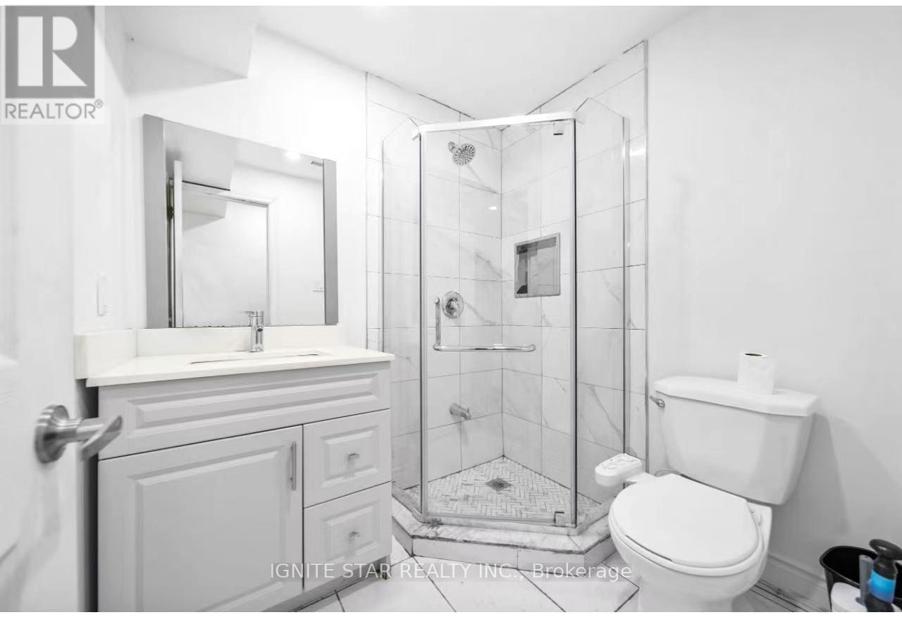 Basement Apartment - 2537 Ambercroft Trail, Mississauga, Ontario  L5M 4K5 - Photo 6 - W12764298