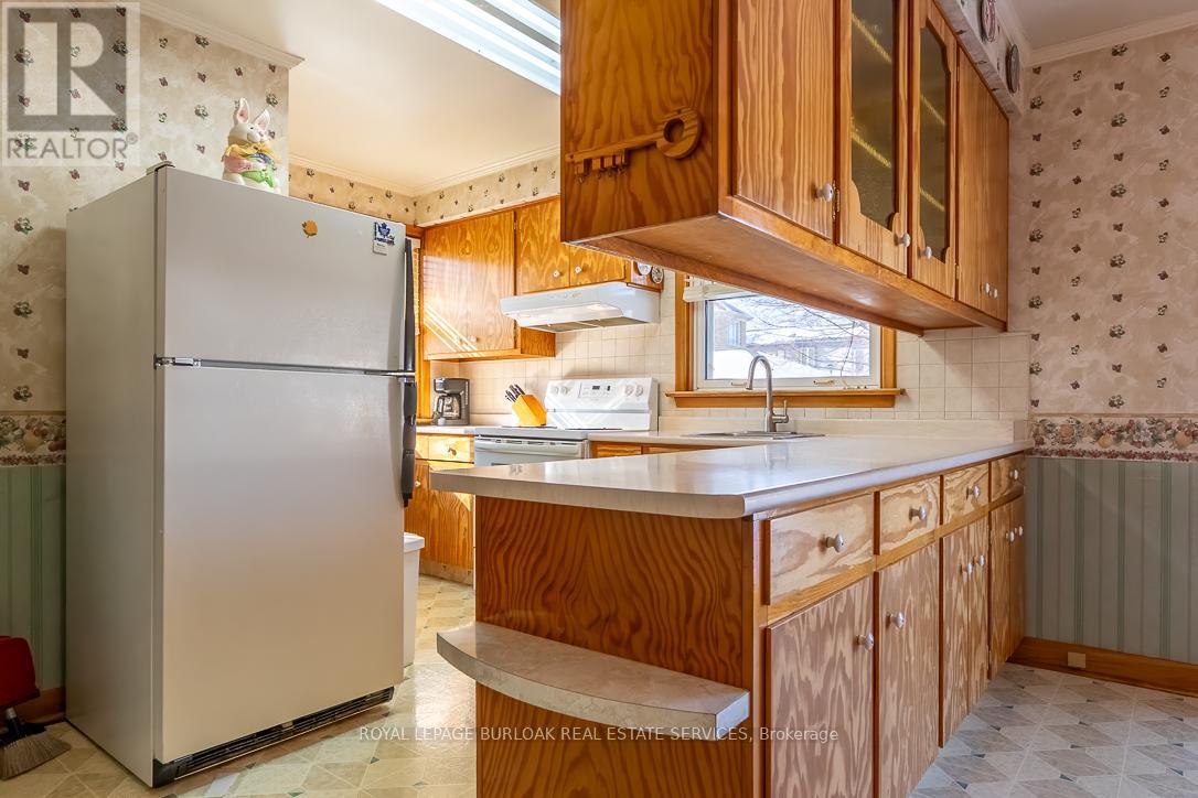 381 Walton Street, Oakville, Ontario  L6K 1R7 - Photo 13 - W12764322